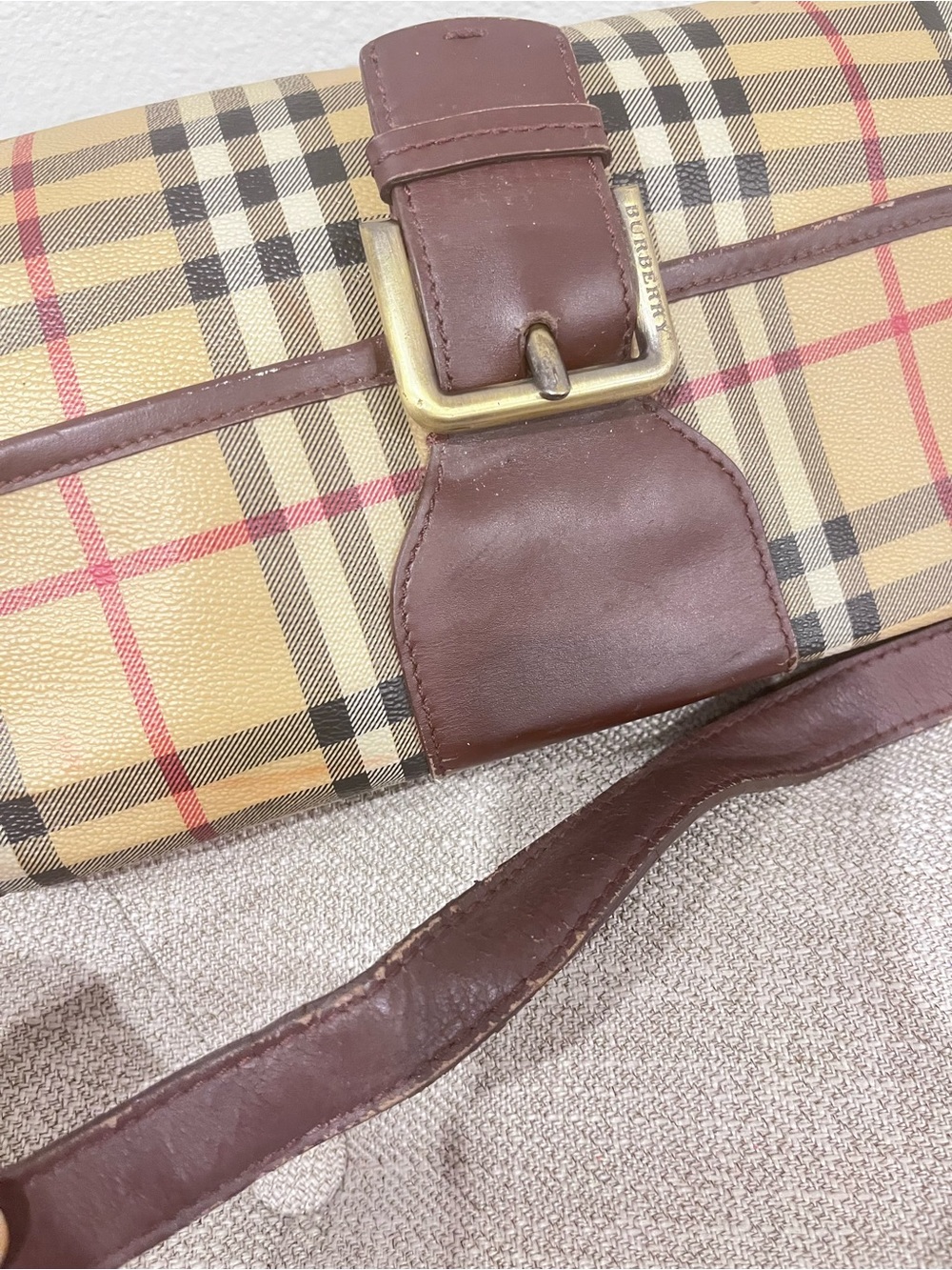 BURBERRY HAYMARKET BUCKLE SHOULDER BAG. - Picture 8 of 14